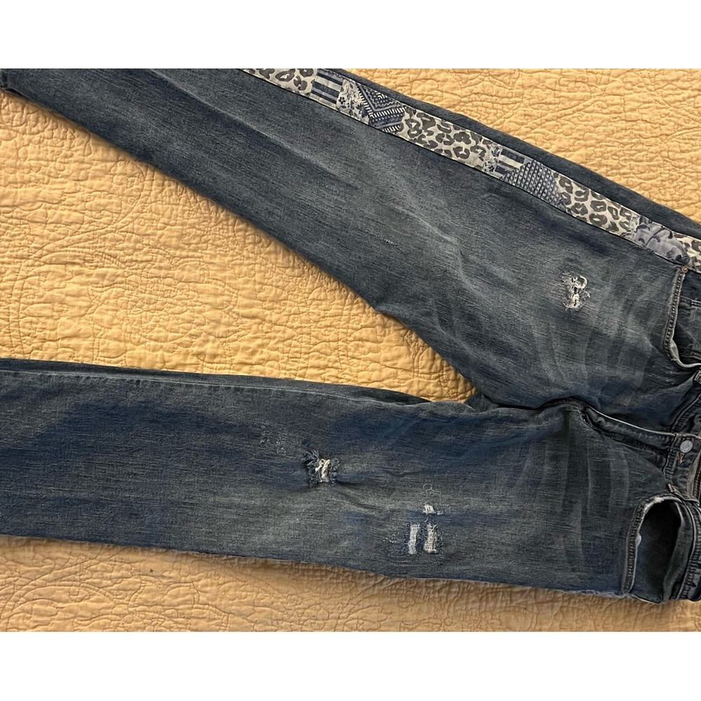 Pilcro jeans. Leopard trim. Distressed